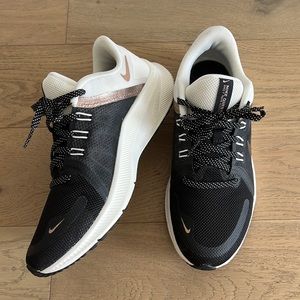 Nike Quest Running Shoes